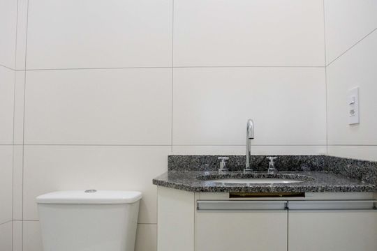 Banheiro de apartamento para alugar com 2 quartos, 45m² em Centro, Diadema