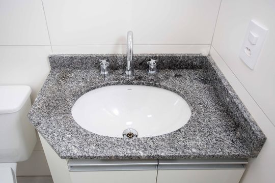 Banheiro de apartamento para alugar com 2 quartos, 45m² em Centro, Diadema