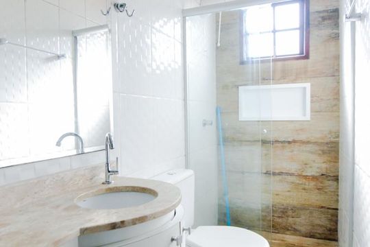 Banheiro Social  de casa de condomínio à venda com 2 quartos, 107m² em Jardim do Papai, Guarulhos