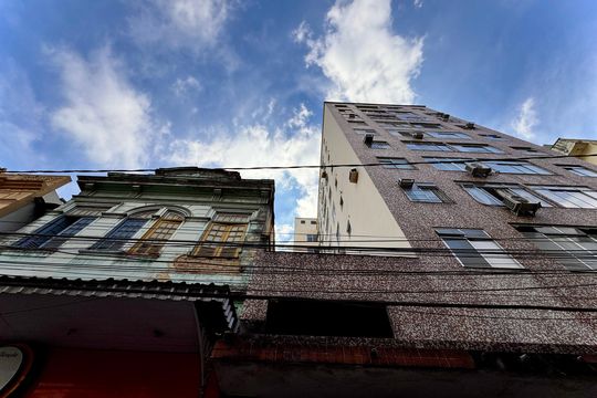 Fachada  de apartamento à venda com 2 quartos, 75m² em Catete, Rio de Janeiro