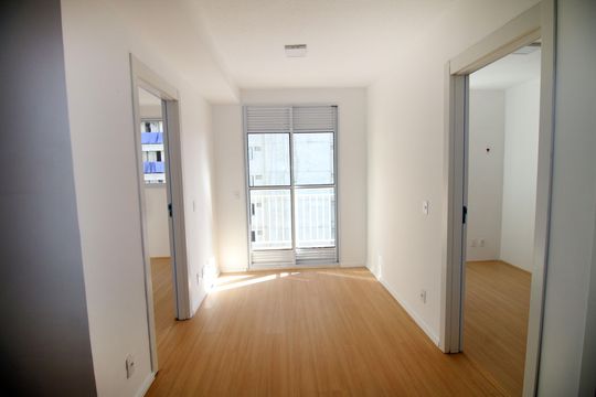 Sala de apartamento para alugar com 2 quartos, 40m² em Irajá, Rio de Janeiro