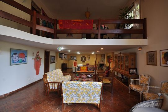 Sala de Estar de casa para alugar com 2 quartos, 430m² em Vila Amélia, São Paulo
