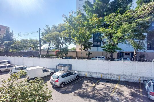 Vista de apartamento à venda com 2 quartos, 45m² em Jardim São Luís, São Paulo