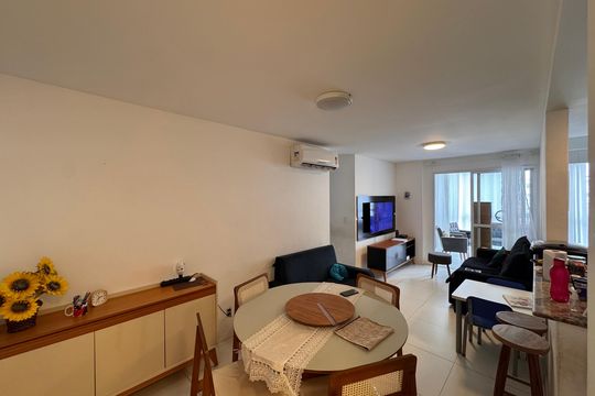 Sala de apartamento para alugar com 3 quartos, 200m² em Recreio dos Bandeirantes, Rio de Janeiro