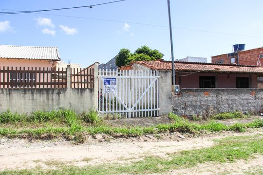 Fachada de casa para alugar com 2 quartos, 150m² em Guriri, Cabo Frio