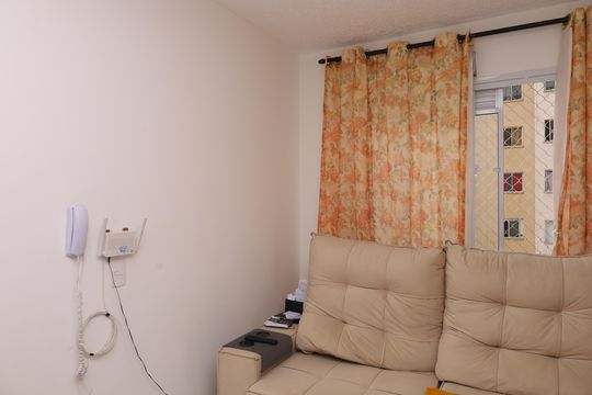 Sala de apartamento para alugar com 2 quartos, 33m² em Itaquera, São Paulo
