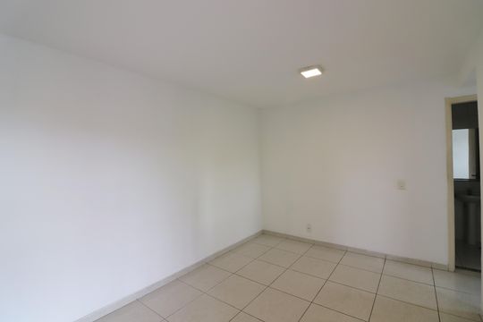 Sala  de apartamento para alugar com 2 quartos, 49m² em Ferrazópolis, São Bernardo do Campo