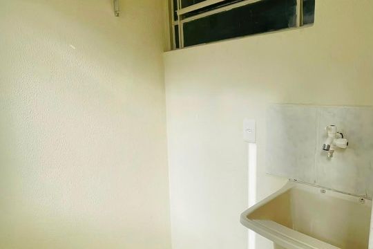 Área de Serviço de apartamento para alugar com 2 quartos, 54m² em Jardim Arco-iris, Cotia