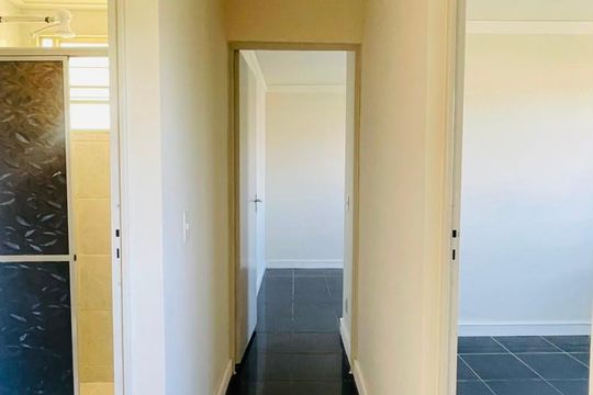 Corredor de apartamento para alugar com 2 quartos, 54m² em Jardim Arco-iris, Cotia