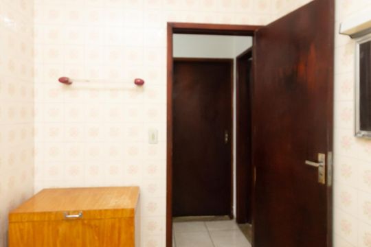 Banheiro 1 de casa à venda com 3 quartos, 300m² em Vila Curuçá Velha, São Paulo