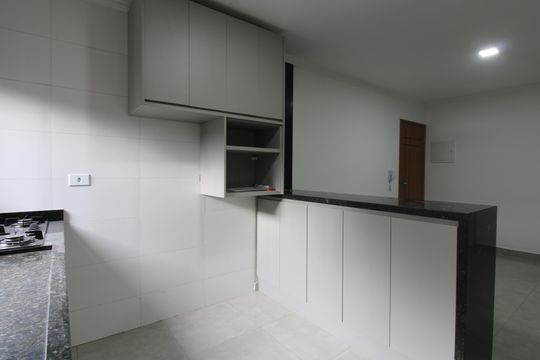 Cozinha de apartamento para alugar com 2 quartos, 49m² em Vila Ré, São Paulo