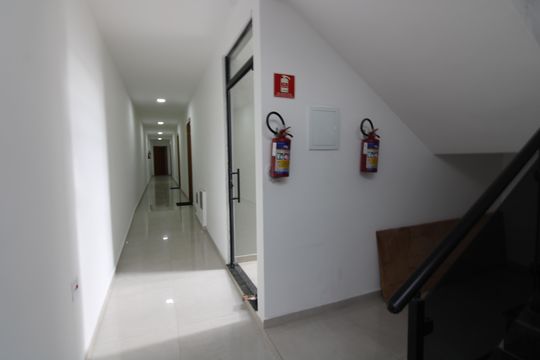 Corredor externo de apartamento para alugar com 2 quartos, 49m² em Vila Ré, São Paulo
