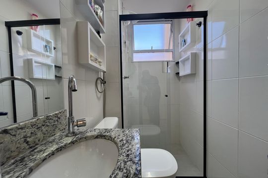 Banheiro Social de apartamento para alugar com 2 quartos, 50m² em Braúnas, Belo Horizonte