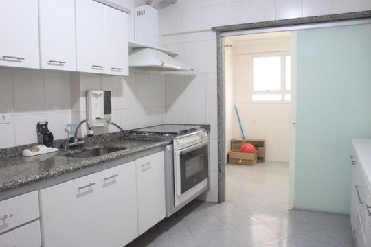 Cozinha de apartamento para alugar com 3 quartos, 137m² em Santo Antônio, São Caetano do Sul