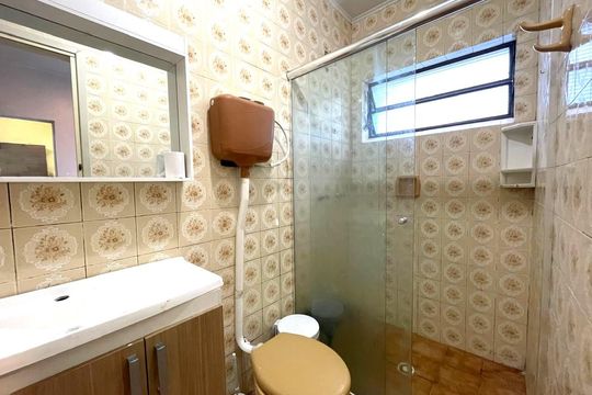 Banheiro de kitnet/studio para alugar com 1 quarto, 40m² em Morro do Espelho, São Leopoldo