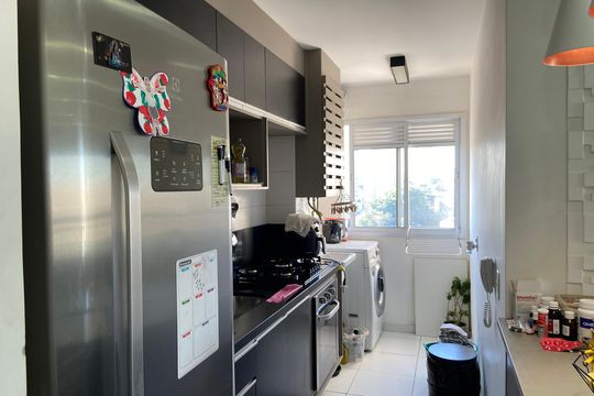 Sala de apartamento à venda com 2 quartos, 54m² em Vila Osasco, Osasco