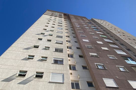 Fachada do bloco de apartamento à venda com 2 quartos, 54m² em Vila Osasco, Osasco
