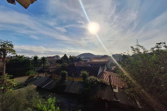 Vista de casa de condomínio à venda com 5 quartos, 225m² em São Lourenço, Niterói