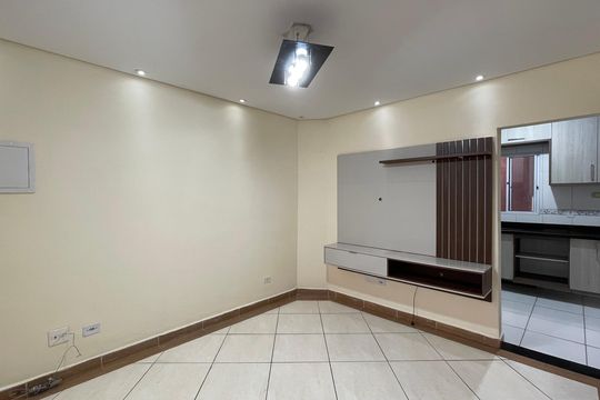 Sala de casa de condomínio para alugar com 3 quartos, 102m² em Vila Granada, São Paulo
