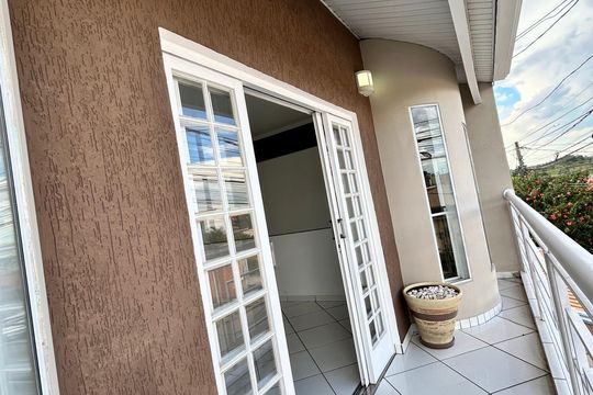 Varanda de casa à venda com 3 quartos, 188m² em Fazenda Grande, Jundiaí