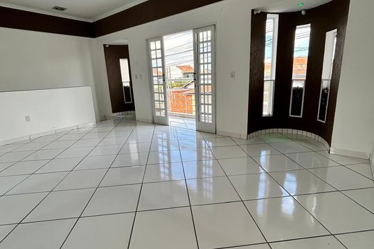 Casa à venda com 3 quartos, 188m² em Fazenda Grande, Jundiaí