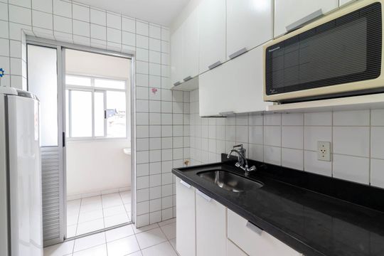 Cozinha de apartamento à venda com 2 quartos, 50m² em Vila Roque, São Paulo