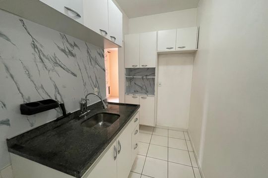 Cozinha de apartamento para alugar com 2 quartos, 47m² em Petrópolis, Cotia