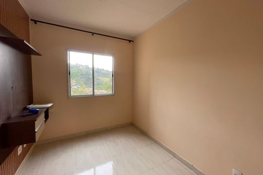 Sala de apartamento para alugar com 2 quartos, 47m² em Petrópolis, Cotia
