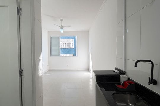 Cozinha de kitnet/studio para alugar com 1 quarto, 25m² em José Menino, Santos