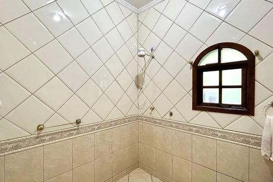 Banheiro 1 de casa à venda com 4 quartos, 395m² em Parque Continental I, Guarulhos