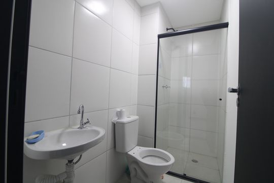 Banheiro de apartamento para alugar com 2 quartos, 36m² em Usina Piratininga, São Paulo