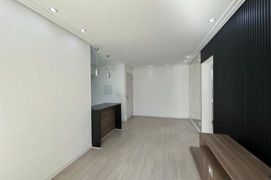 Sala de apartamento para alugar com 2 quartos, 68m² em Jardim Tupanci, Barueri