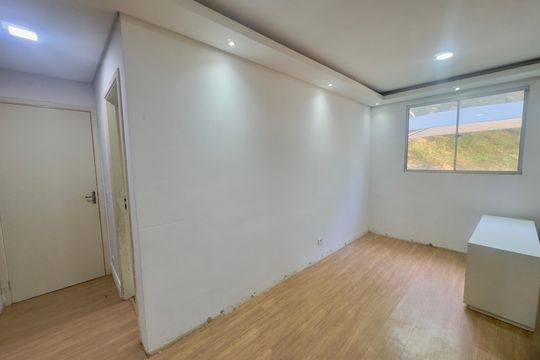 Sala de apartamento para alugar com 2 quartos, 47m² em Jardim Silvestre, Guarulhos