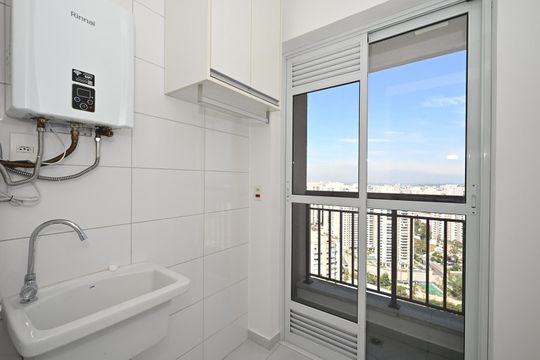 Área de Serviço  de apartamento para alugar com 2 quartos, 56m² em Vila Andrade, São Paulo