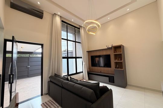 Sala de casa à venda com 3 quartos, 149m² em Jardim Marambaia Ii, Jundiaí