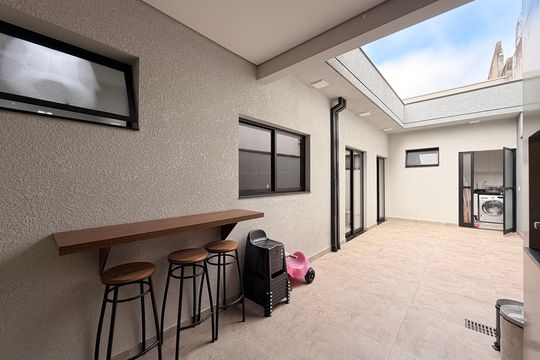 Quintal com Churrasqueira de casa à venda com 3 quartos, 149m² em Jardim Marambaia Ii, Jundiaí