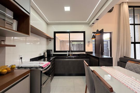 Cozinha de casa à venda com 3 quartos, 149m² em Jardim Marambaia Ii, Jundiaí