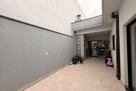 Quintal com Churrasqueira de casa à venda com 3 quartos, 149m² em Jardim Marambaia Ii, Jundiaí
