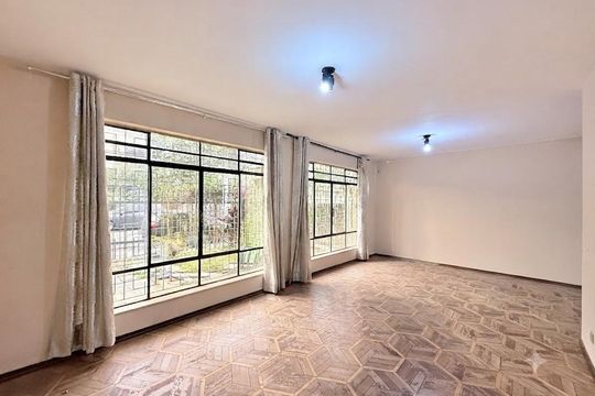 Casa à venda com 4 quartos, 225m² em Parque Colonial, São Paulo