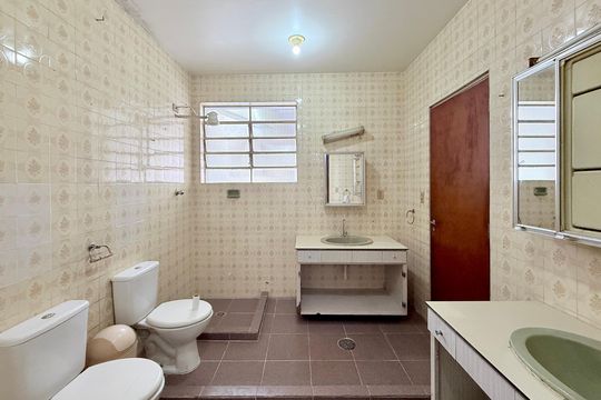 Banheiro da suíte  de casa à venda com 4 quartos, 225m² em Parque Colonial, São Paulo