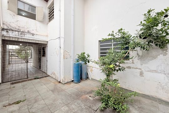 Quintal de casa à venda com 4 quartos, 225m² em Parque Colonial, São Paulo