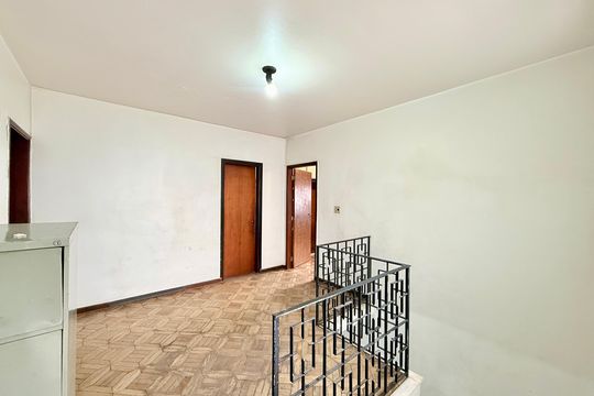 Corredor  de casa à venda com 4 quartos, 225m² em Parque Colonial, São Paulo