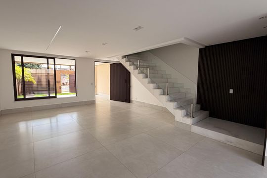 Sala de casa à venda com 3 quartos, 190m² em Jardim América, Goiânia