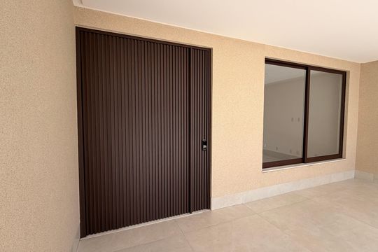 Garagem de casa à venda com 3 quartos, 190m² em Jardim América, Goiânia