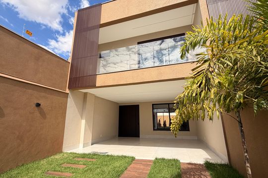 Garagem de casa à venda com 3 quartos, 190m² em Jardim América, Goiânia