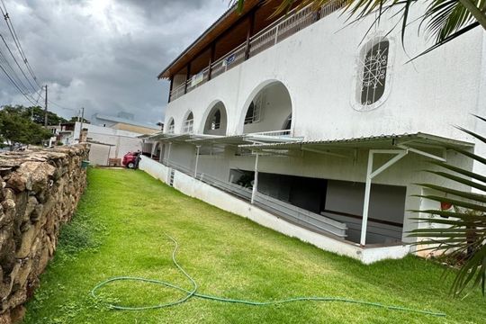 Casa para alugar com 15 quartos, 1000m² em Chácara Primavera, Campinas