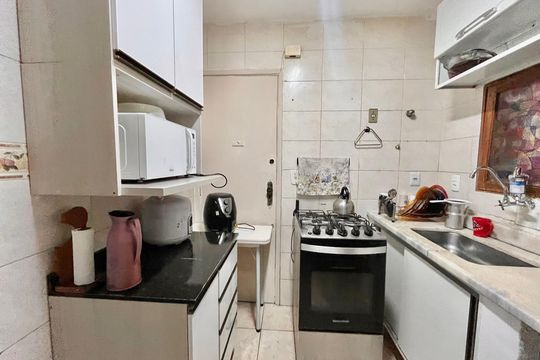Cozinha de apartamento à venda com 2 quartos, 78m² em Copacabana, Rio de Janeiro