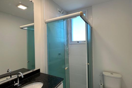 Banheiro da suíte de apartamento para alugar com 3 quartos, 73m² em Parque Campolim, Sorocaba