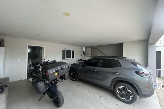 Garagem de casa para alugar com 5 quartos, 195m² em Igara, Canoas