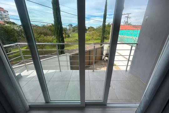 Sacada de casa para alugar com 5 quartos, 195m² em Igara, Canoas